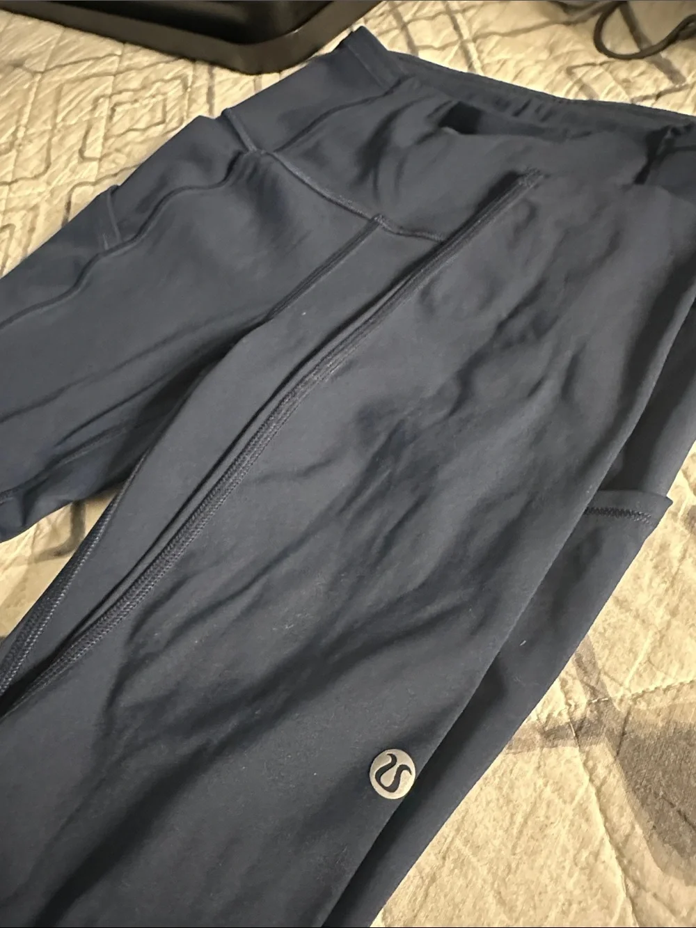 lululemon Navy High-Waist Performance Leggings, side pockets size 4